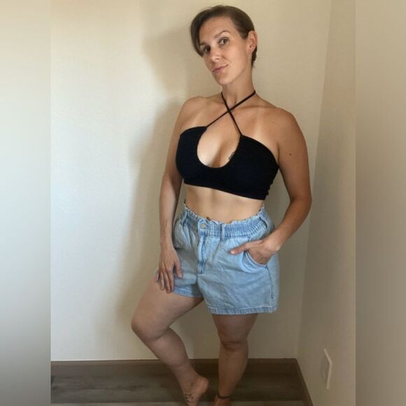 Hollister Ultra High Rise Mom Short Large Paper Bag Waist - Picture 1 of 12